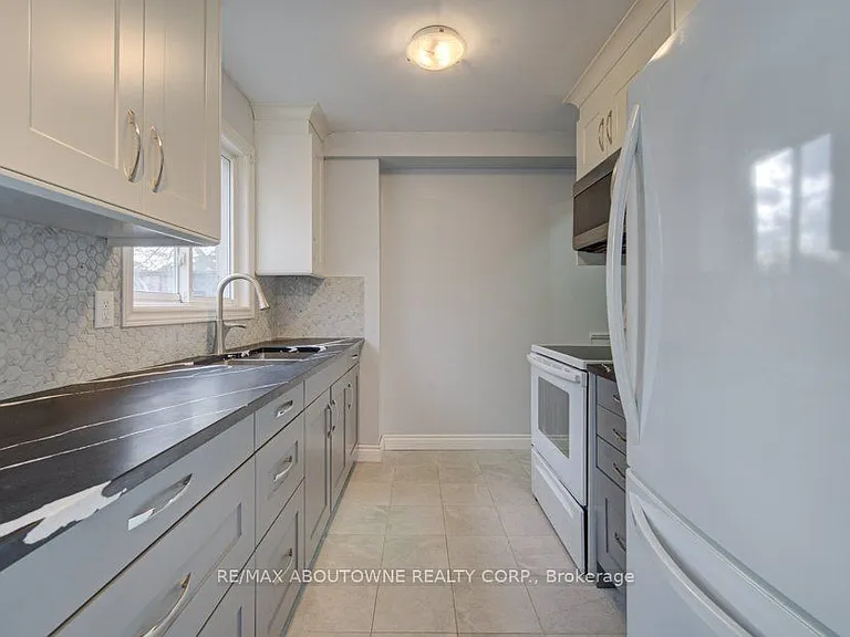 30 Heslop Rd #16 — Photo 6