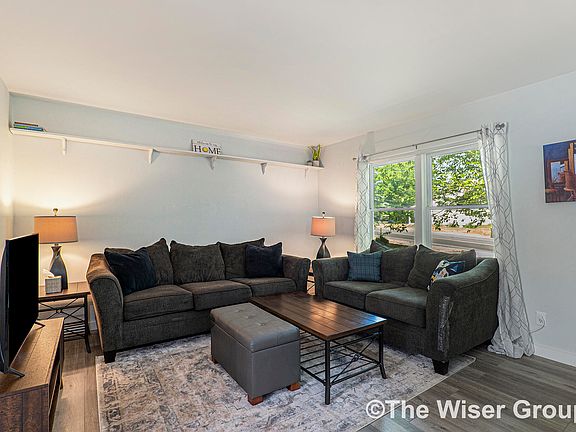 4th image of 8395 Childsdale Ave NE