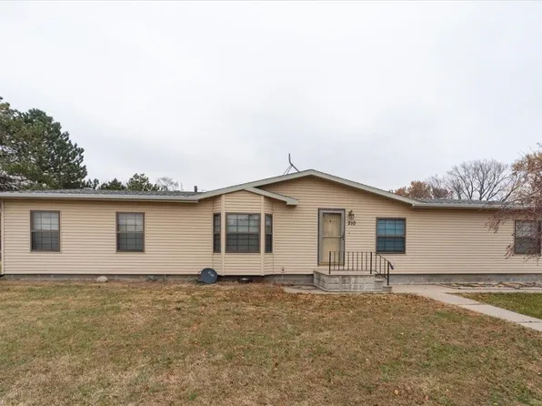 210 W 5th St, Juniata, NE 68955