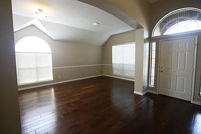 3rd image of 5813 Jewel Dr