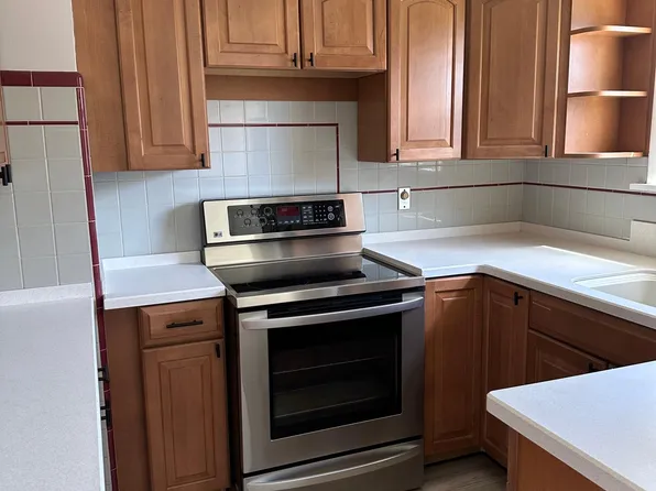 38 Beaufort St #1, Providence, RI 02908