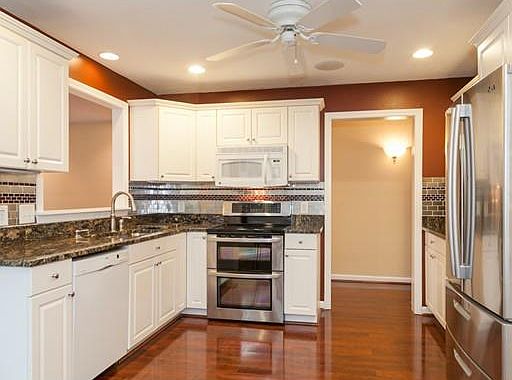2nd image of 7 Crab Apple Ln #7