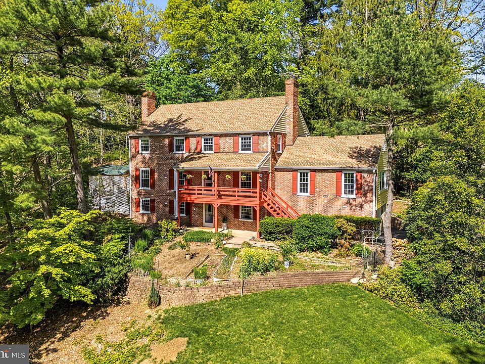 1st image of 407 Margo Ln