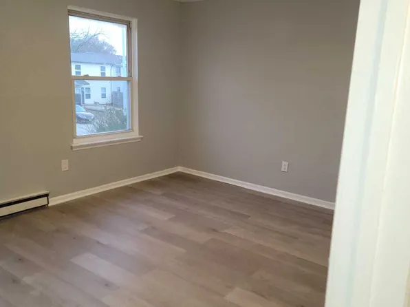 193 Hampshire Rd, Sicklerville, NJ 08081