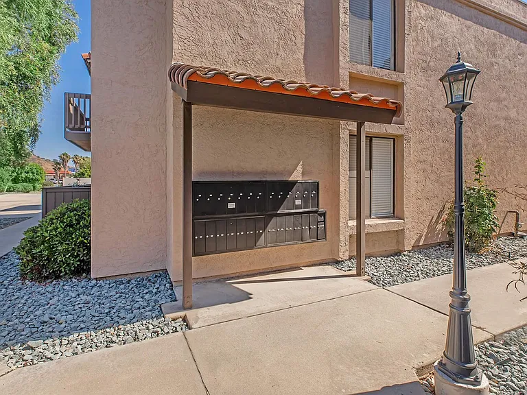 WELCOME TO THE VINE APARTMENTS! — Photo 20