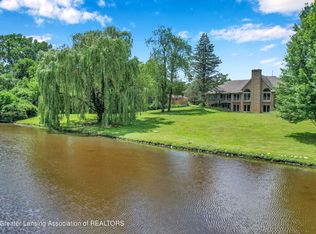 1627 Packard Rd, Lansing, MI 48917