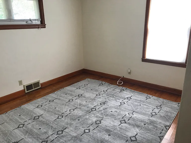 310 E Oliver St — Photo 8