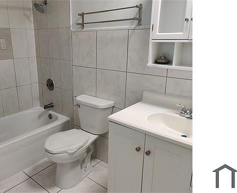 4th image of 2533 Spring St