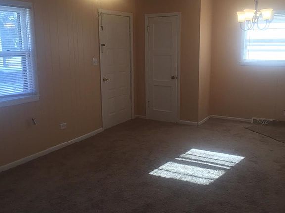 5th image of 2816 N Elmwood Ave
