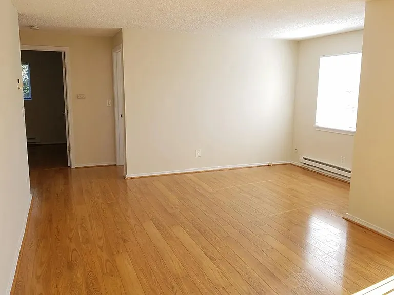 10725 Myers Way S — Photo 2