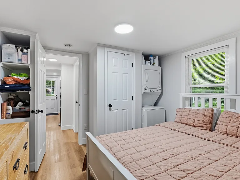 1032 Charles Ave — Photo 13