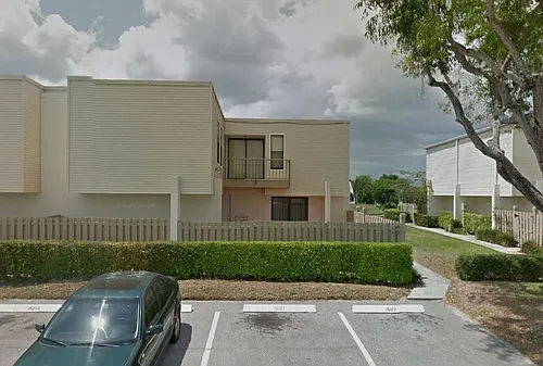 1604 Shaker Cir Photo 1