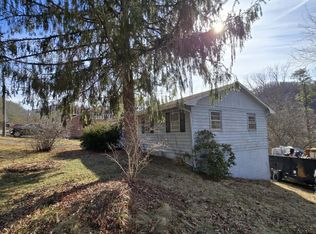 986 Pleasant Valley Rd, White Sulphur Springs, WV 24986