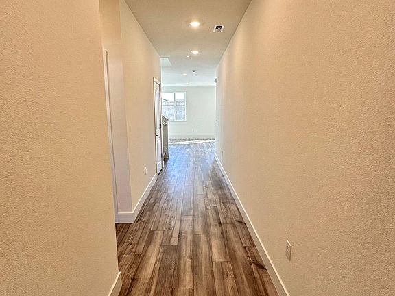 3rd image of 1848 Archer Ave