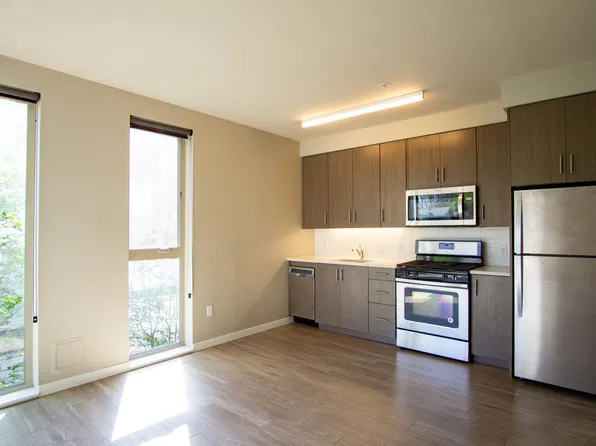 1313 SE Lambert St APT 203, Portland, OR 97202
