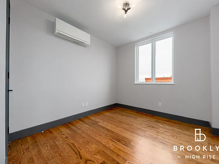 1461 Gates Ave #5E — Photo 5