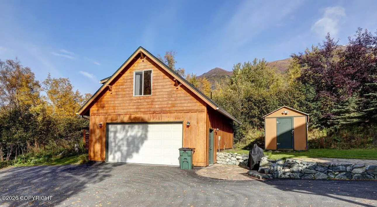 5 bed, 3.5 bath, 2627 sqft, $4,500 — Photo 3
