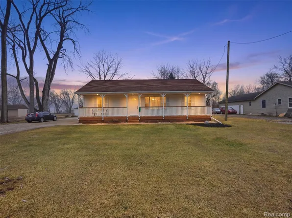 6199 Heyer St, Romulus, MI 48174