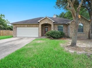 1990 Brentwood Dr, Alvin, TX 77511