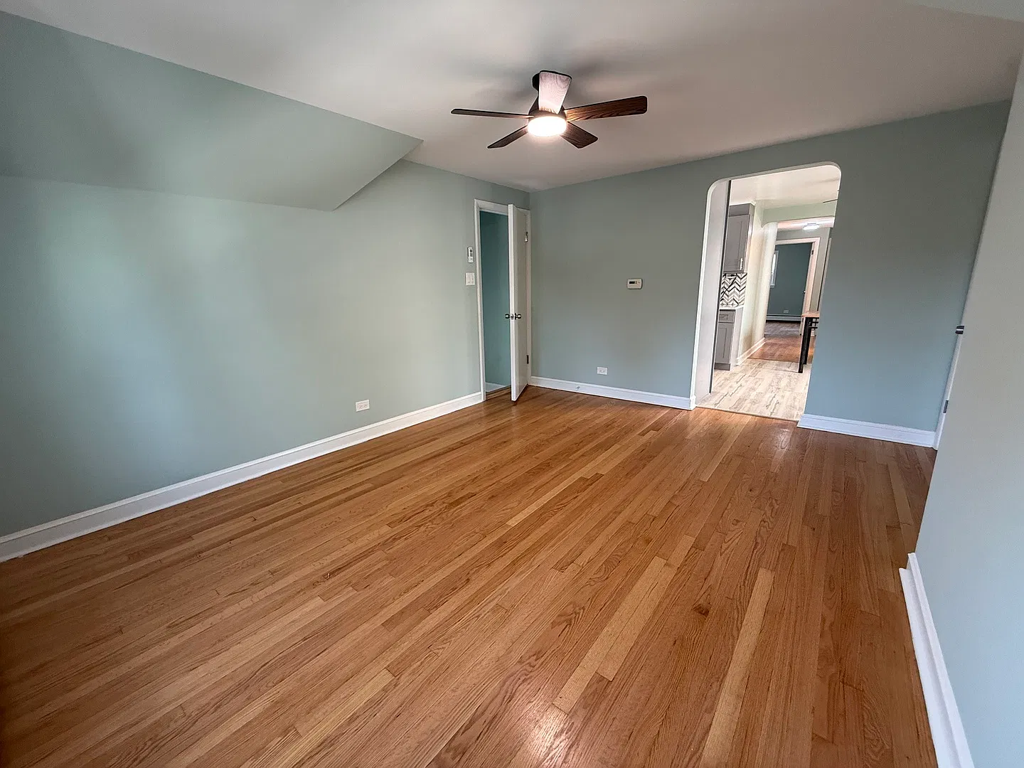2 bed, 1000 sqft, $1,500 — Photo 3