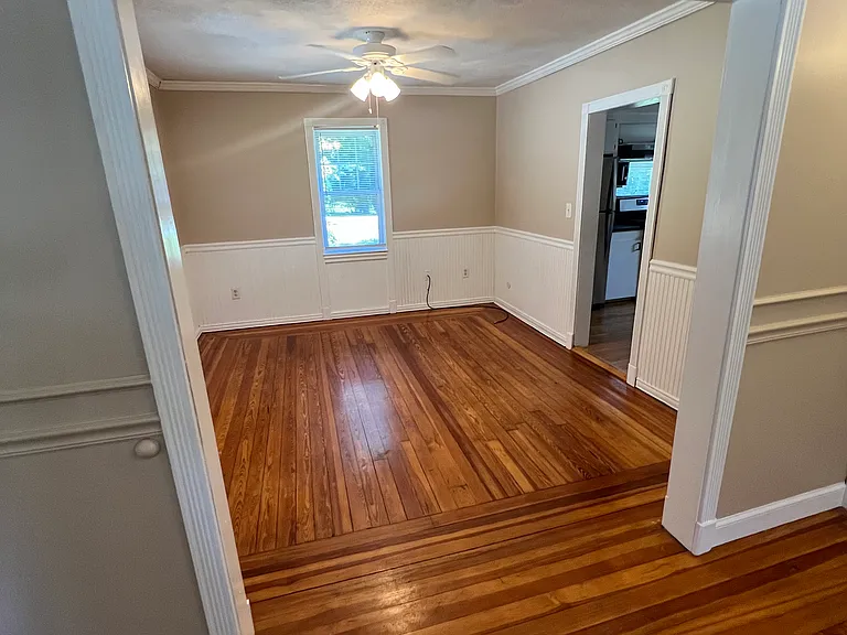 2494 Hartford Ave — Photo 6