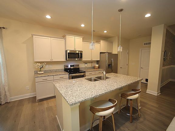 5th image of 75 Rolling Waters Ct