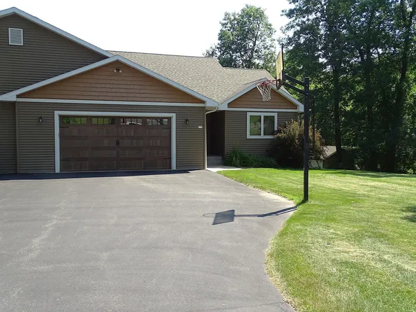 224 Country Ln, Durand, WI 54736