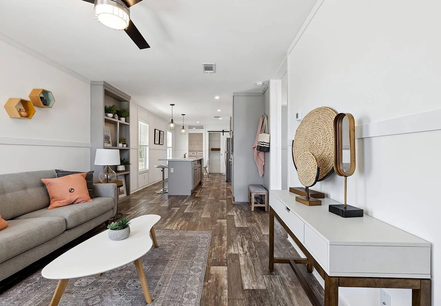 3 bed, 2.0 bath, 1027 sqft, $1,650 — Photo 4