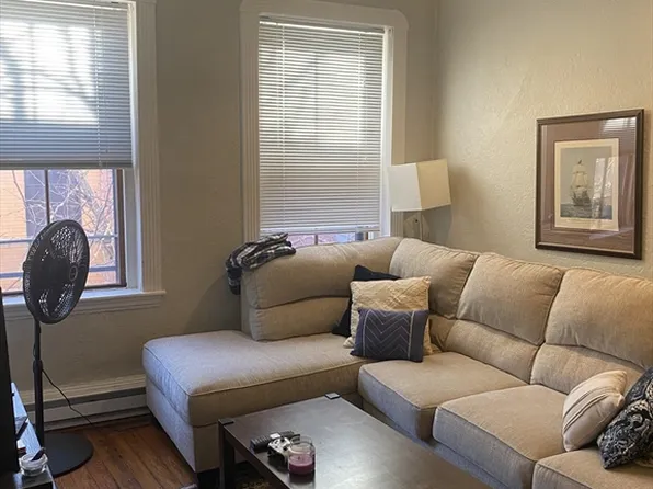 99.5 Myrtle St #4, Boston, MA 02114