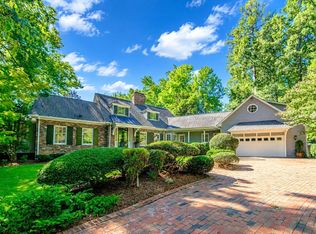 2140 N Lakeshore Dr, Chapel Hill, NC 27514