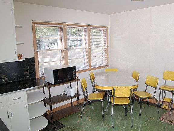 4th image of 2187 Floral Dr