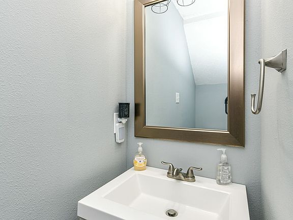 5th image of 19497 Tradewinds Dr