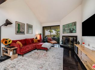 3480 Barham Blvd APT 326, Los Angeles, CA 90068