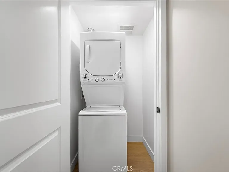 3020 E 3rd St #16 — Photo 17