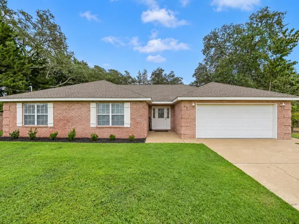 98 Point Comfort Rd, Mary Esther, FL 32569