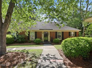 813 Greenbriar Rd, Kinston, NC 28501