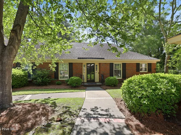 813 Greenbriar Road, Kinston, NC 28501