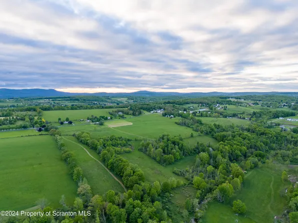 Route 440 Newton Ctr, Clarks Summit, PA 18411