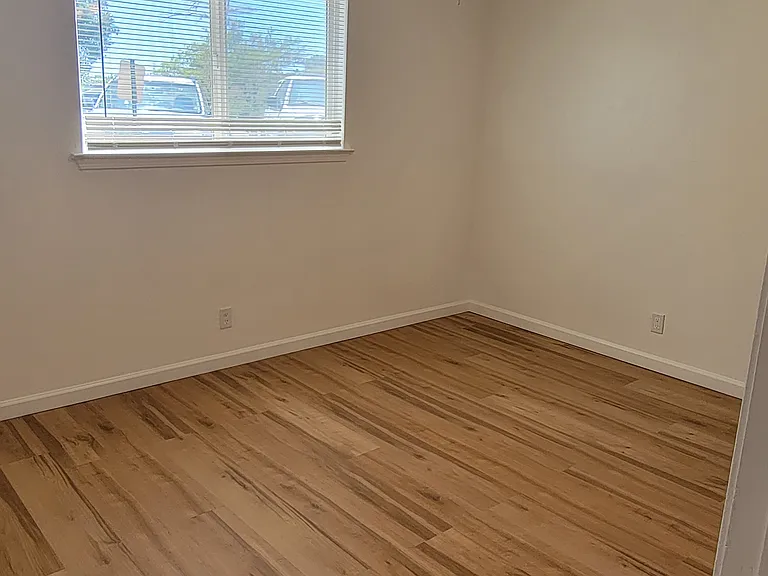 2524 Chelwood Park Blvd NE #C — Photo 18