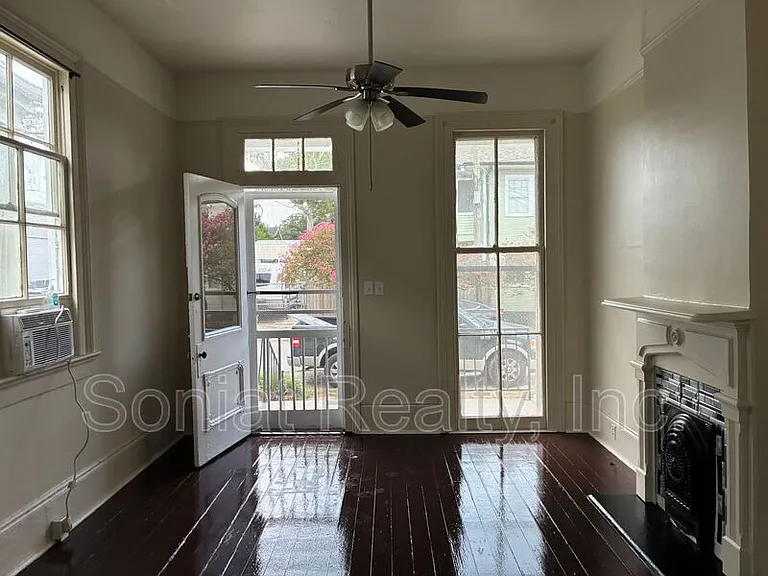 1910 Dublin St — Photo 2