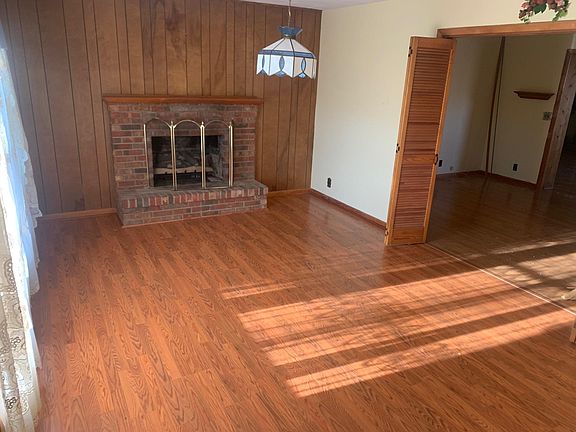 2nd image of 113 Hobbs St