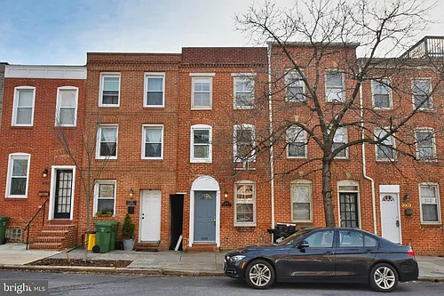 3017 Hudson St Photo 1