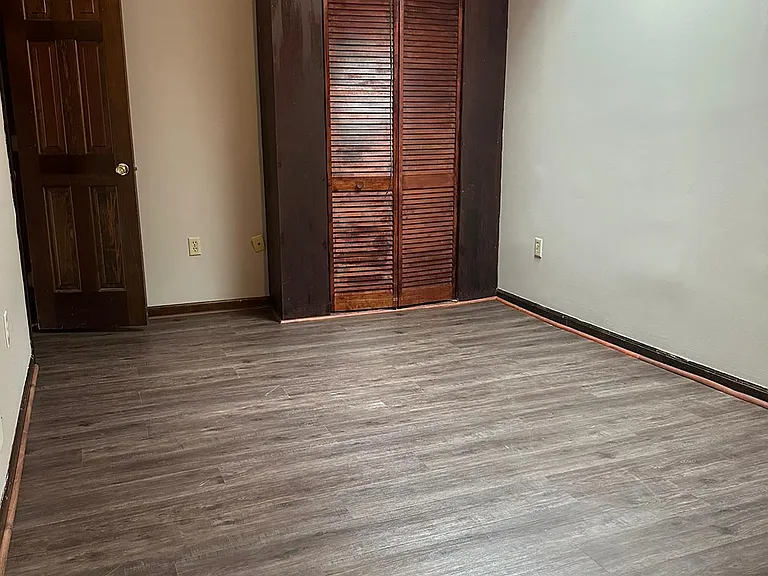 908 N Adams St #3 — Photo 6
