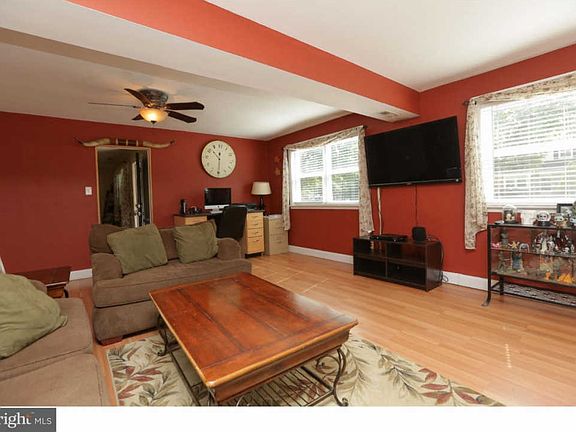 4th image of 124 Wildflower Dr