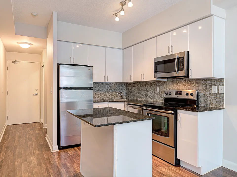 15 Bruyeres Mews #403