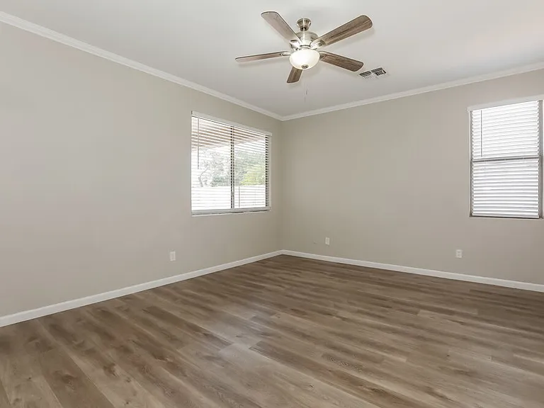 3329 E Powell Ct — Photo 9