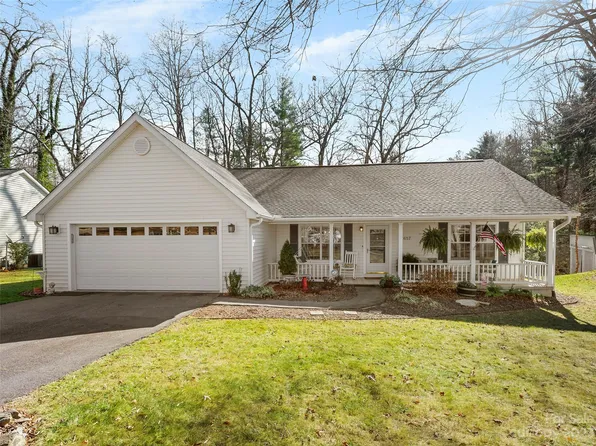 2657 Middleton Cir, Hendersonville, NC 28791