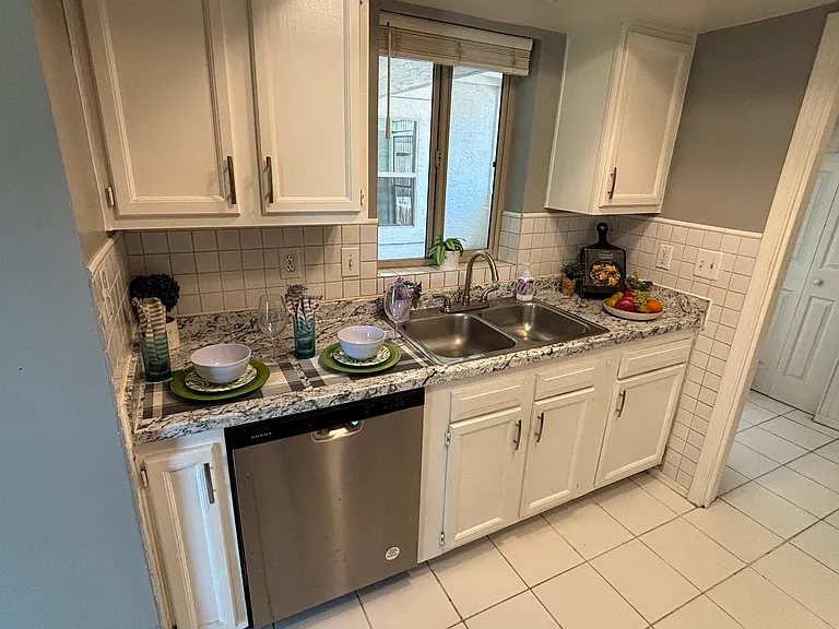 15801 N 29th ST, Unit 1, Phoenix, AZ 85032 — Photo 9