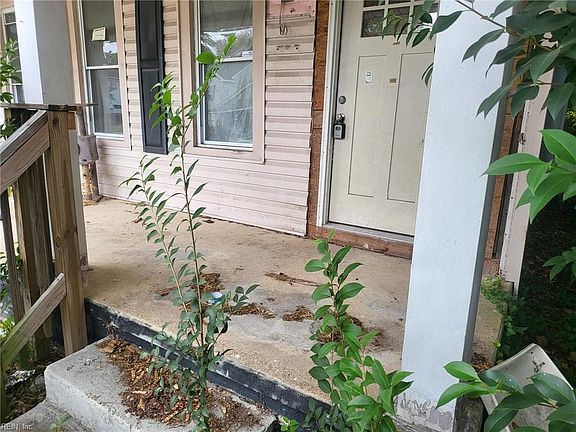 5th image of 2945 Marne Ave