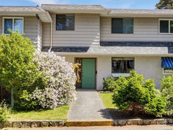 1010 Ellery St #2, Esquimalt, BC V9A 6Z8